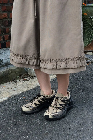 Frilled Half Pants