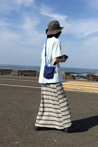 Two-tone stitch shoulder bag