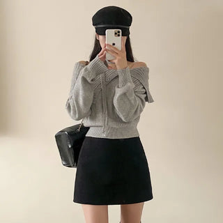 Back elastic A-line black mini skirt