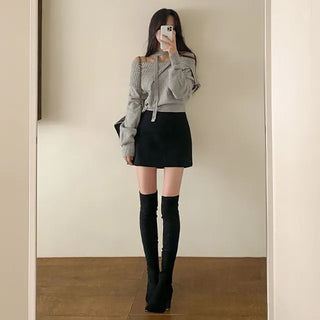 Back elastic A-line black mini skirt