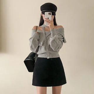 Back elastic A-line black mini skirt