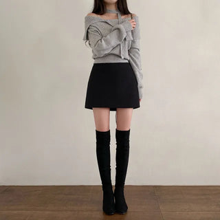 Back elastic A-line black mini skirt