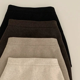 Back elastic A-line black mini skirt