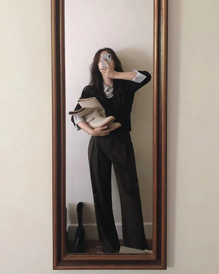 Leg-lengthening pintuck wide slacks