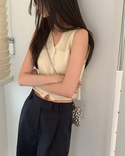 Summer knit sleeveless vest