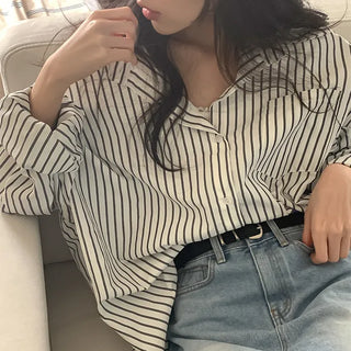 Loose-fit striped shirt