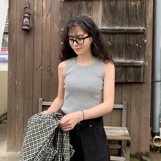 Round neck ribbed sleeveless top