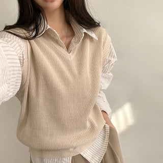 V-neck cropped ribbed knit vest