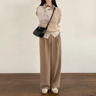 V-neck cropped ribbed knit vest