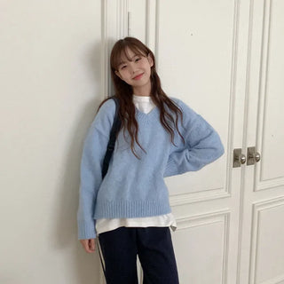 V-neck poodle knit