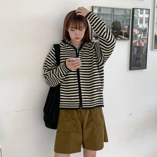 Corduroy elastic waist shorts