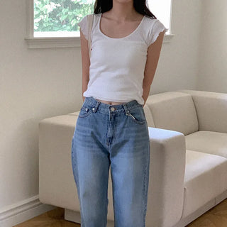 Eyelet punched U-neck T-shirt