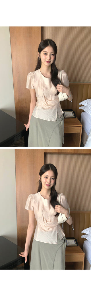 [2 colors] Back slit blouse