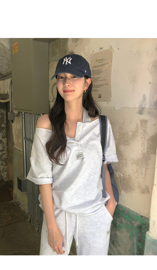 [2 colors] One-shoulder button T-shirt