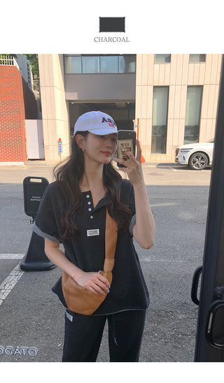 [2 colors] One-shoulder button T-shirt