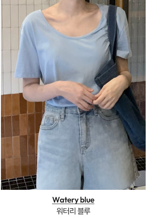 U-neck T-shirt - 7 colors