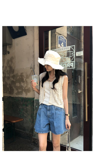 Pleated denim shorts