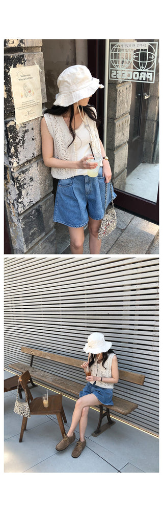 Pleated denim shorts