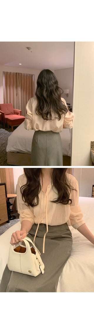 (2 colors) Blouse with tie