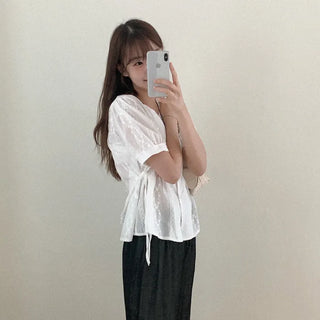 Flower stitch ribbon blouse