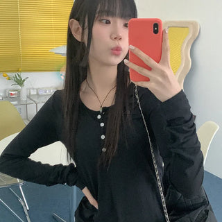 Button-down long-sleeved T-shirt