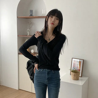 Button-down long-sleeved T-shirt