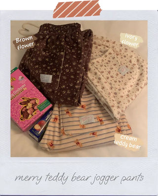Flower-patterned fleece-lined jogger pants