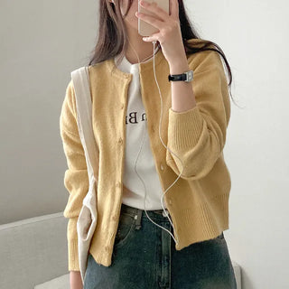 Long-sleeved, round-neck, loose-fitting short knit cardigan