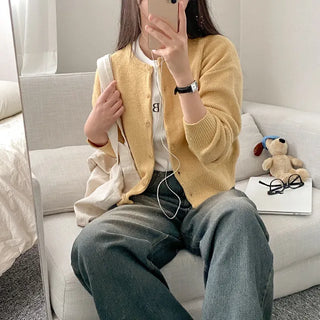Long-sleeved, round-neck, loose-fitting short knit cardigan