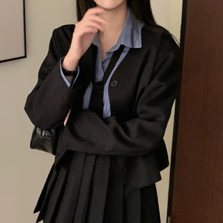 Scarf-lined, collarless, short V-neck jacket