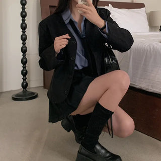Scarf-lined, collarless, short V-neck jacket