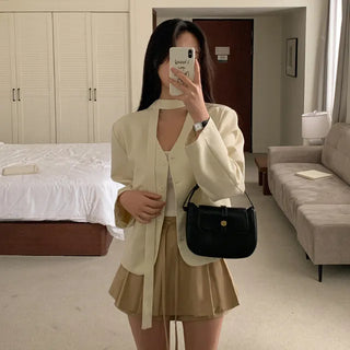 Scarf-lined, collarless, short V-neck jacket