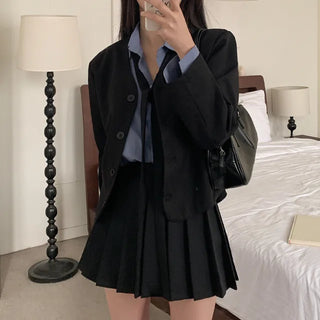 Scarf-lined, collarless, short V-neck jacket