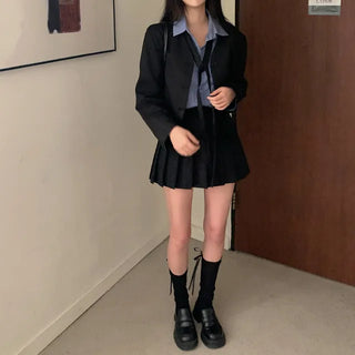 Scarf-lined, collarless, short V-neck jacket