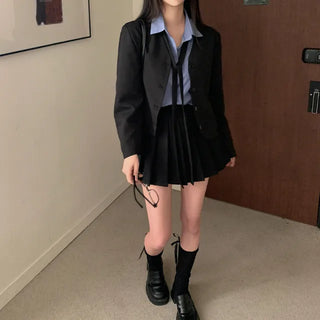 Scarf-lined, collarless, short V-neck jacket