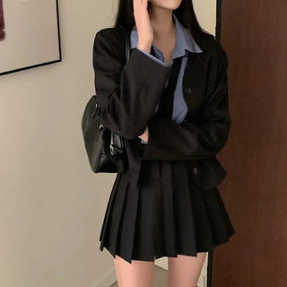 Scarf-lined, collarless, short V-neck jacket