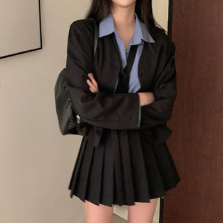 Scarf-lined, collarless, short V-neck jacket