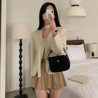 Scarf-lined, collarless, short V-neck jacket