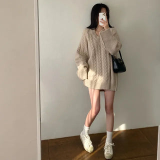 Oversized Twist Long V-Neck Knit