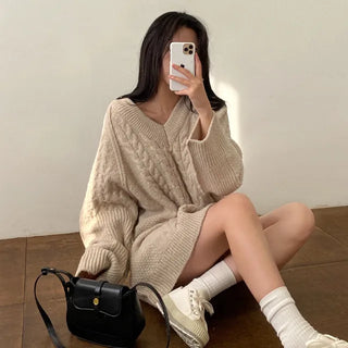 Oversized Twist Long V-Neck Knit