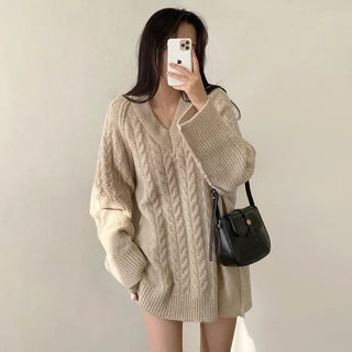 Oversized Twist Long V-Neck Knit