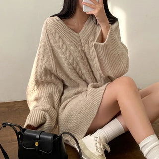Oversized Twist Long V-Neck Knit
