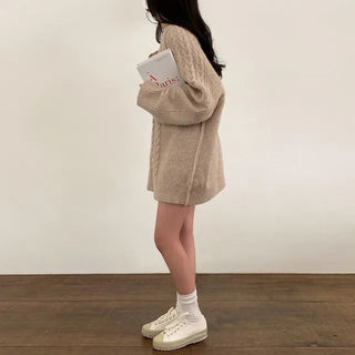 Oversized Twist Long V-Neck Knit