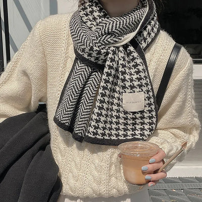 Houndstooth check knit classic scarf