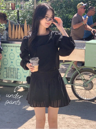 Elastic shirred mini skirt