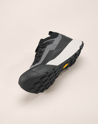 [arcteryx] Vertex Speed Low Men's - Black / Arctic Silk