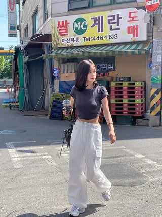 Slim-fit cropped T-shirt (4 colors)