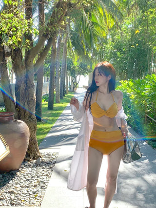 [With built-in cups] Twisted shirring bikini swimsuit (3 colors)