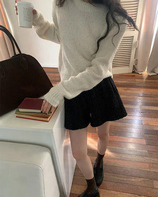 Round-neck long-sleeved knit