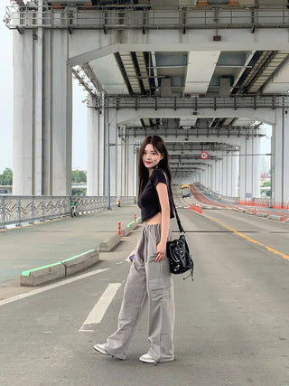 Slim-fit cropped T-shirt (4 colors)